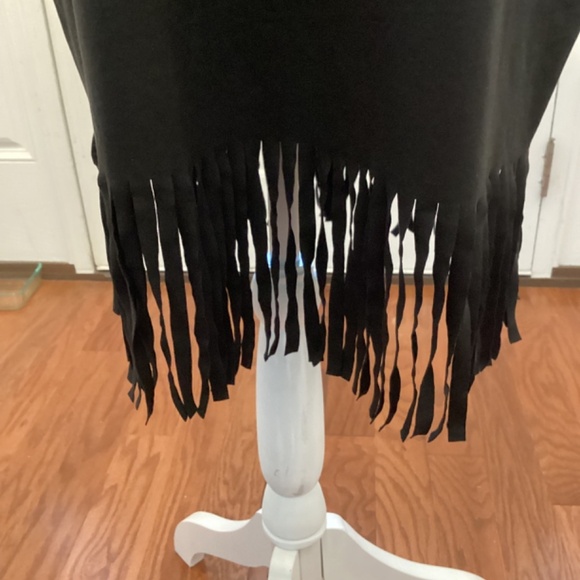 COLD SHOULDER CUT FRINGE MIDI DRESS (Size= 2XL) - Picture 5 of 10